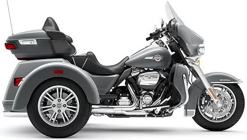 Foto de perfil del 1870 Tri Glide Ultra FLHTCUTG 2023 en color gris.