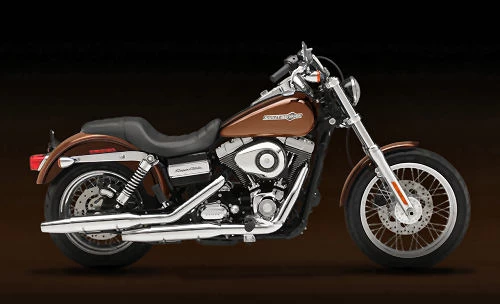 Profile photo of 1584 DYNA SUPER GLIDE CUSTOM FXDC 2011 in color not defined.