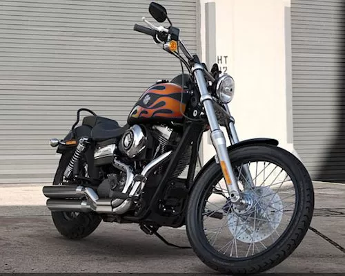 Foto de perfil del 1690 DYNA WIDE GLIDE FXDWG 2016 en color indefinido.