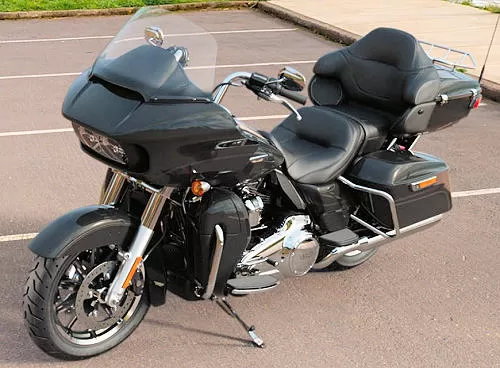Profile photo of 1870 ROAD GLIDE ULTRA FLTRU 2019 in color not defined.