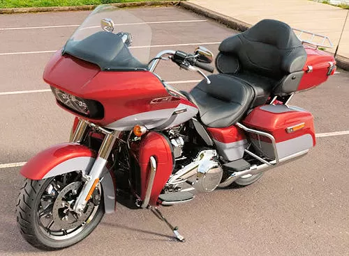 Profile photo of 1870 ROAD GLIDE ULTRA FLTRU 2019 in color not defined.