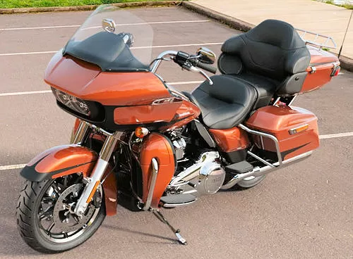 Profile photo of 1870 ROAD GLIDE ULTRA FLTRU 2019 in color not defined.