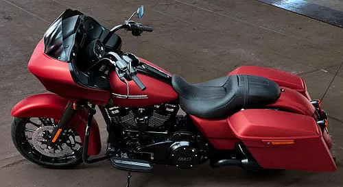 Foto de perfil del 1870 ROAD GLIDE SPECIAL 2019 en color indefinido.