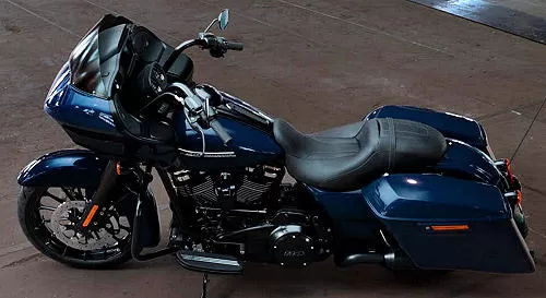 Foto de perfil del 1870 ROAD GLIDE SPECIAL 2019 en color indefinido.