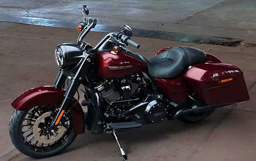 Profile photo of 1870 ROAD KING SPECIAL FLHRXS 2019 in color not defined.
