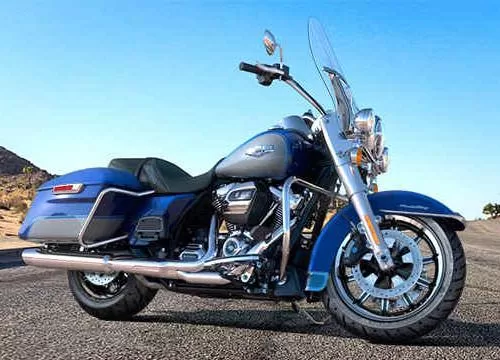 Foto de perfil del 1746 ROAD KING FLHR 2017 en color indefinido.