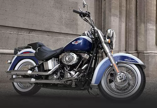 Profile photo of 1690 SOFTAIL DELUXE FLSTN 2015 in color not defined.
