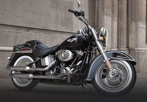 Profile photo of 1690 SOFTAIL DELUXE FLSTN 2015 in color not defined.
