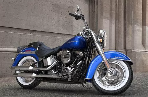 Profile photo of 1690 SOFTAIL DELUXE FLSTN 2017 in color not defined.