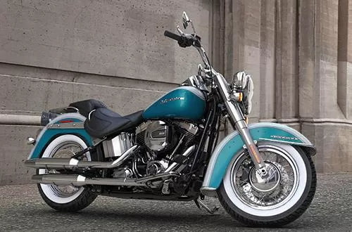 Profile photo of 1690 SOFTAIL DELUXE FLSTN 2017 in color not defined.