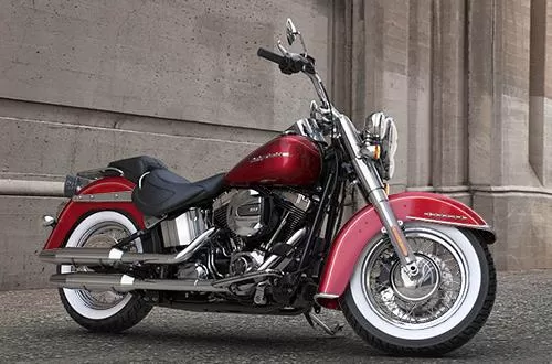 Profile photo of 1690 SOFTAIL DELUXE FLSTN 2017 in color not defined.