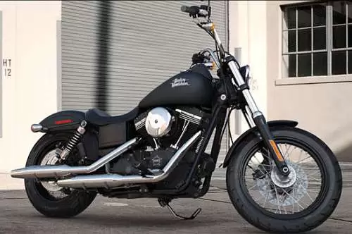 Foto de perfil del 1690 DYNA STREET BOB FXDB 2015 en color indefinido.