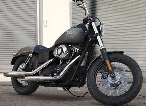 Foto de perfil del 1690 DYNA STREET BOB FXDB 2016 en color indefinido.
