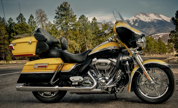 エキパイ　2012年式 CVO FLHTCUSE7 ウルトラ CVO ELECTRA GLIDE ULTRA CLASSIC 1800 FLHTCUSE7 2012, reviews, photos