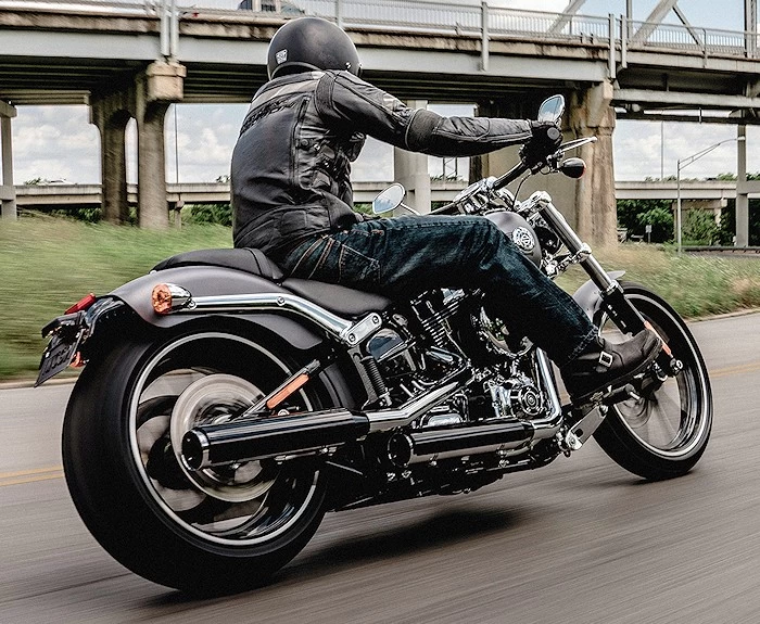 Harley-Davidson 1690 SOFTAIL BREAKOUT FXSB 2016 - Motorcycle