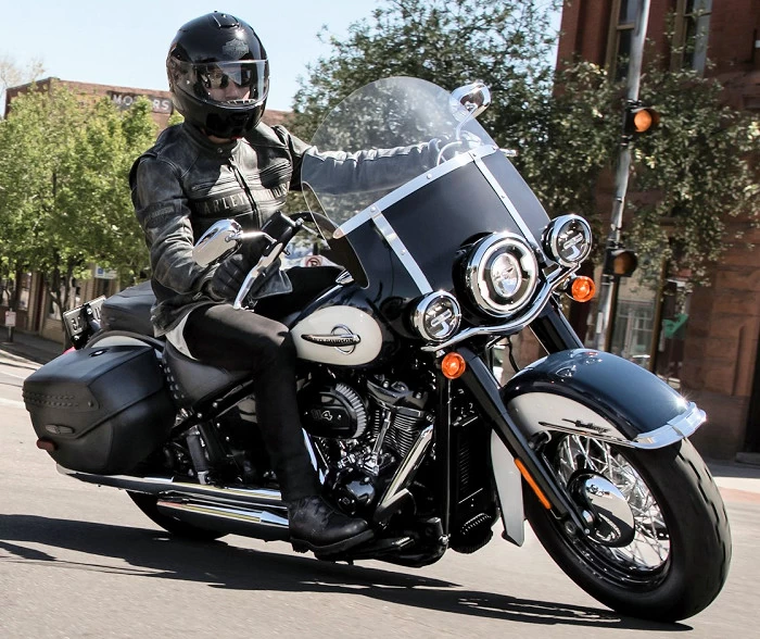 Harley-Davidson 1870 SOFTAIL HERITAGE CLASSIC FLHC 2019, reviews