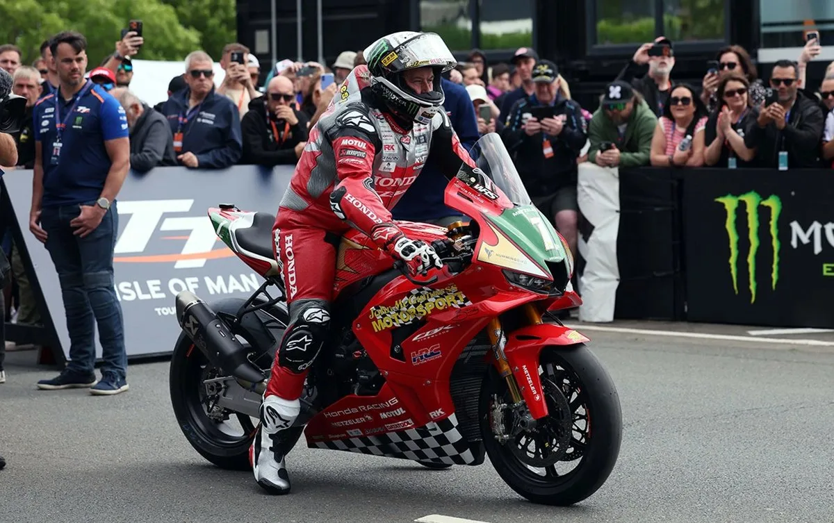 Honda CBR 1000 RR-R Fireblade SP John McGuinness 30th Anniversary 2026 - 16