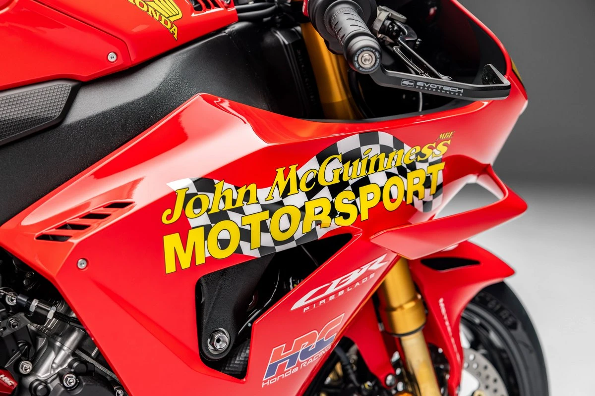 Honda CBR 1000 RR-R Fireblade SP John McGuinness 30th Anniversary 2026 - 8