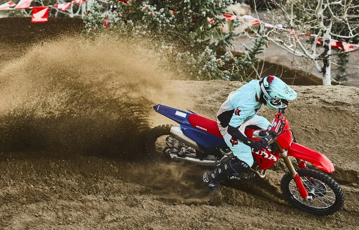 Honda CRF 250 R 2027 - 8