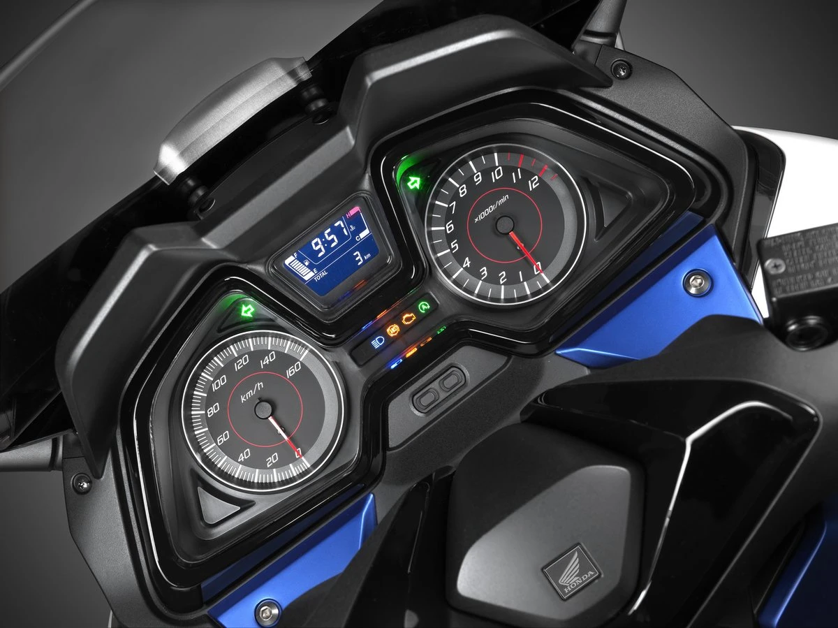 Honda Forza 125 2015 - 11