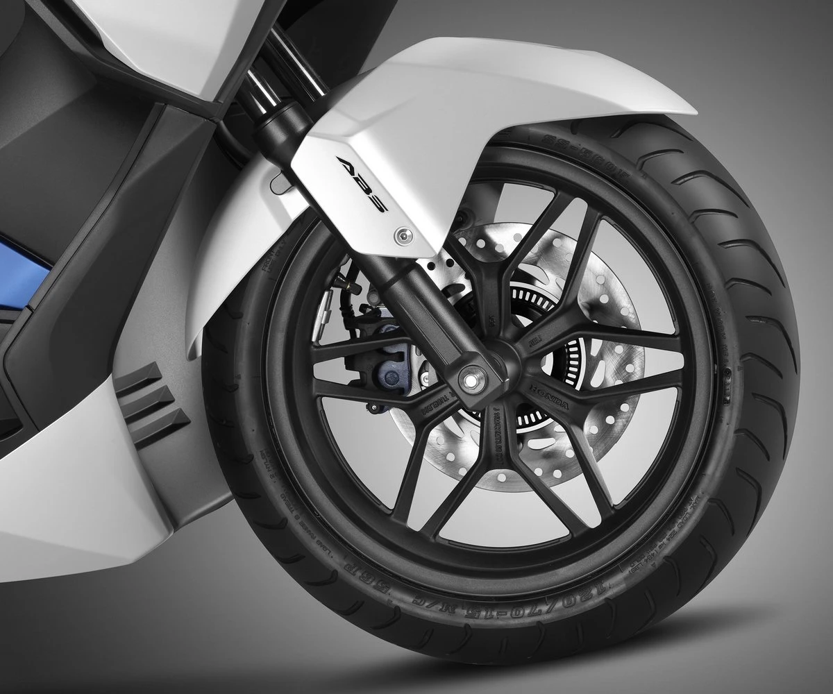 Honda Forza 125 2015 - 6