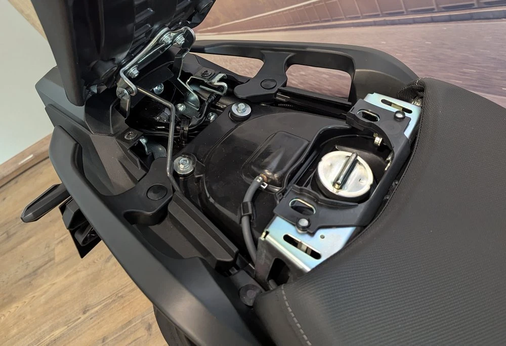 Honda NC 750 X 2025 - tank