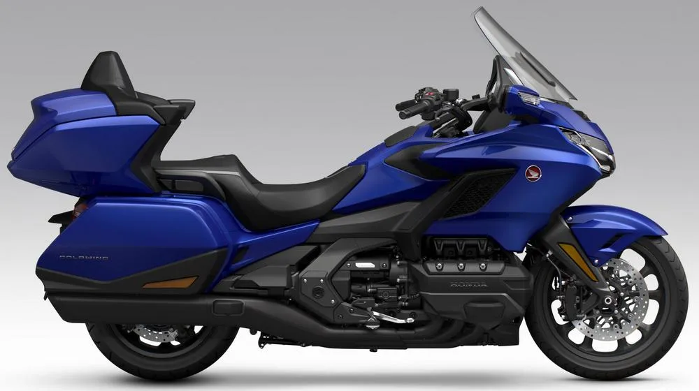 Profile photo of GL 1800 GOLDWING Tour DCT/Airbag 2027 in color blue.