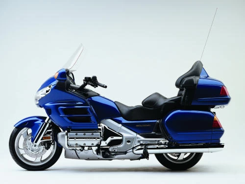 Foto de perfil del GL 1800 GOLDWING 2002 en color indefinido.