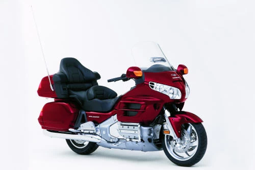 Foto de perfil del GL 1800 GOLDWING 2005 en color indefinido.