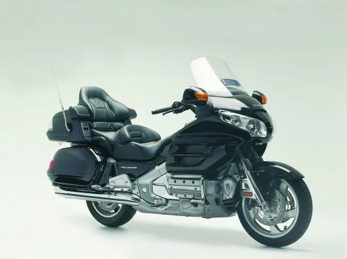 Foto de perfil del GL 1800 GOLDWING 2006 en color indefinido.