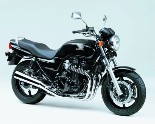 Foto de perfil del CB 750 SEVEN FIFTY 2002 en color indefinido.