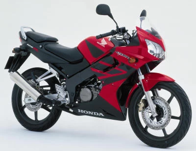 Profile photo of CBR 125 R 2004 in color not defined.