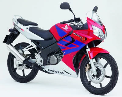 Profile photo of CBR 125 R 2005 in color not defined.