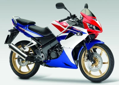 Photo de profil de la CBR 125 R 2010 en couleur non défini