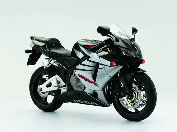 Profile photo of CBR 600 RR 2006 in color not defined.