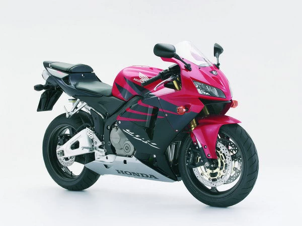 Profile photo of CBR 600 RR 2006 in color not defined.