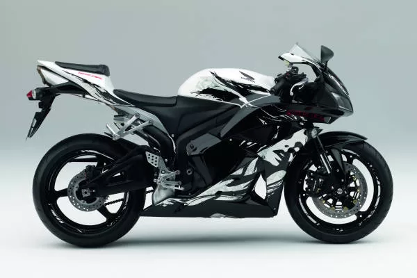 Profile photo of CBR 600 RR 2010 in color not defined.