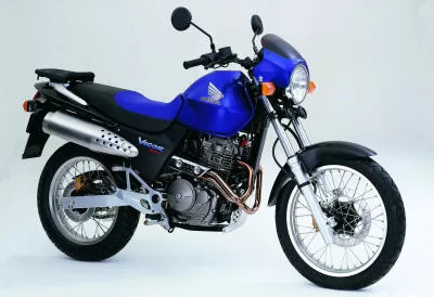 Foto de perfil del FX 650 Vigor 2002 en color indefinido.