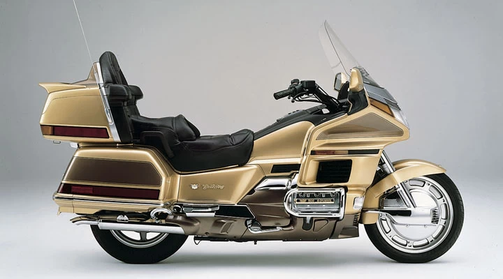 Foto de perfil del GL 1500 GOLDWING 1991 en color indefinido.