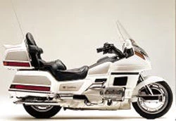 Foto de perfil del GL 1500 GOLDWING 1996 en color indefinido.