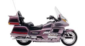 Foto de perfil del GL 1500 GOLDWING 1997 en color indefinido.