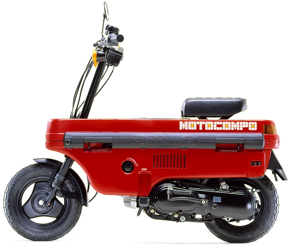 Photo de profil de la Motocompo 1981 en couleur rouge