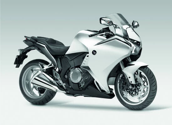 Foto de perfil del VFR 1200 F 2011 en color indefinido.