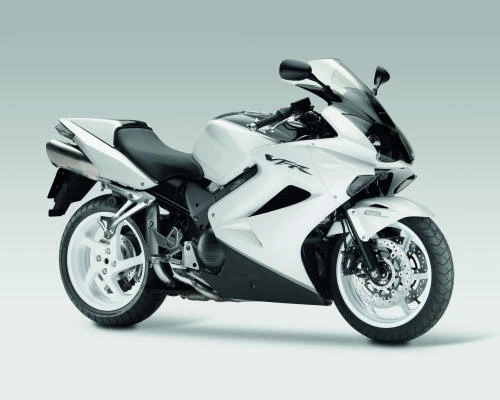 Foto de perfil del VFR 800 V-TEC  RC 46 II 2009 en color indefinido.