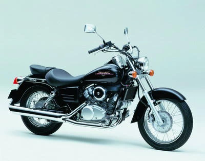 Profile photo of 125 Shadow VT 2000 in color not defined.