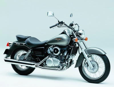 Profile photo of 125 Shadow VT 2000 in color not defined.