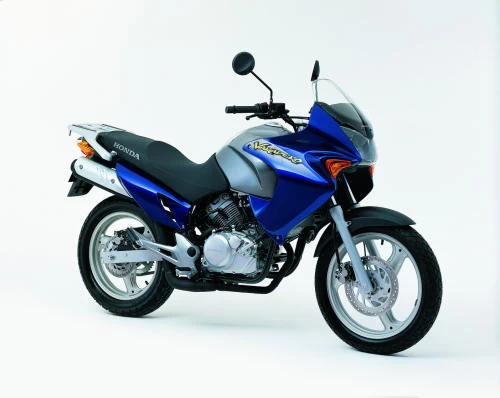 Profile photo of 125 VARADERO XLV 2005 in color not defined.