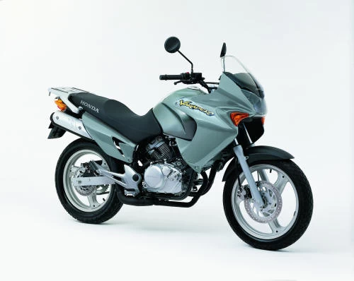 Profile photo of 125 VARADERO XLV 2005 in color not defined.