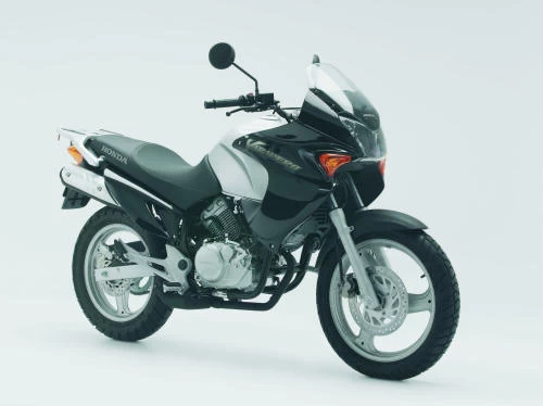 Profile photo of 125 VARADERO XLV 2006 in color not defined.