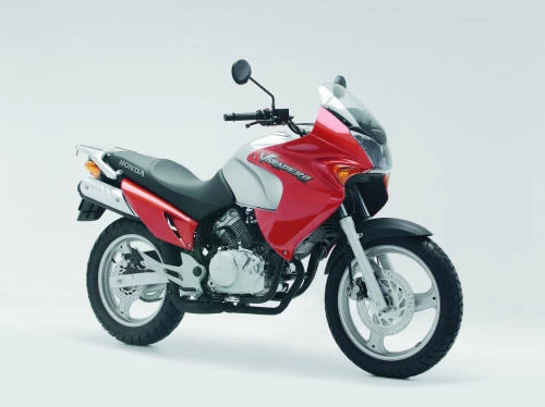 Profile photo of 125 VARADERO XLV 2006 in color not defined.